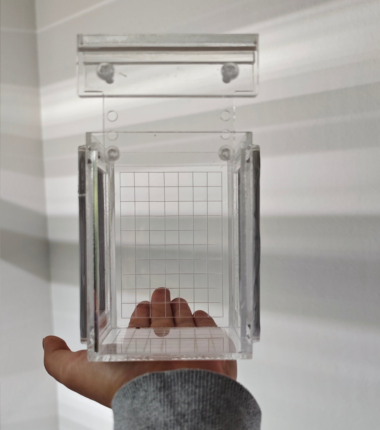 Hang-On Isolation Box